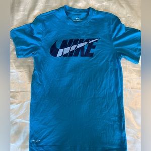 Nike Men's Small Blue Graphic Tee